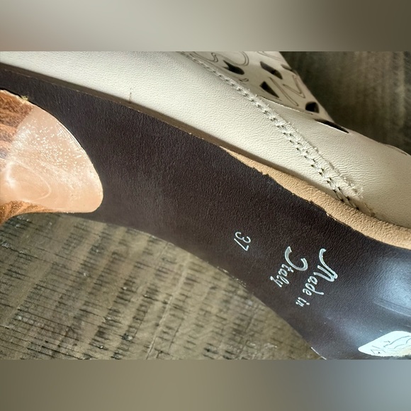 Made in Italy Unique Cutout Boot - Creme - Picture 5 of 6